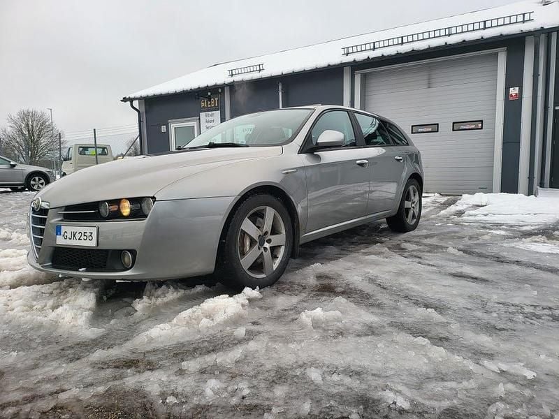 Begagnad 2008 Alfa Romeo 159 Kombi | 40 000 kr - Bild 1/4