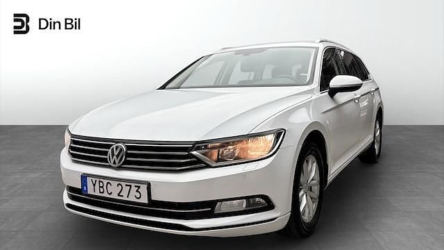 Vit Begagnad 2015 VW Passat Kombi | 139 900 kr (Marknadspris) - Bild 1/4