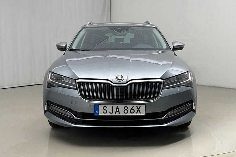 Begagnad Skoda Superb Business Line 150 HK (110 kW) 2021 Grå Kombi