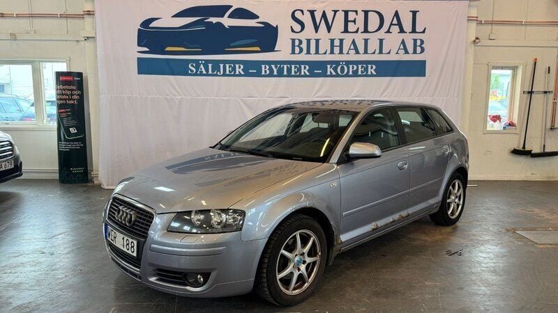 Silver Begagnad 2005 Audi A3 Sportback Attraction Halvkombi | 29 800 kr (Marknadspris) - Bild 1/4