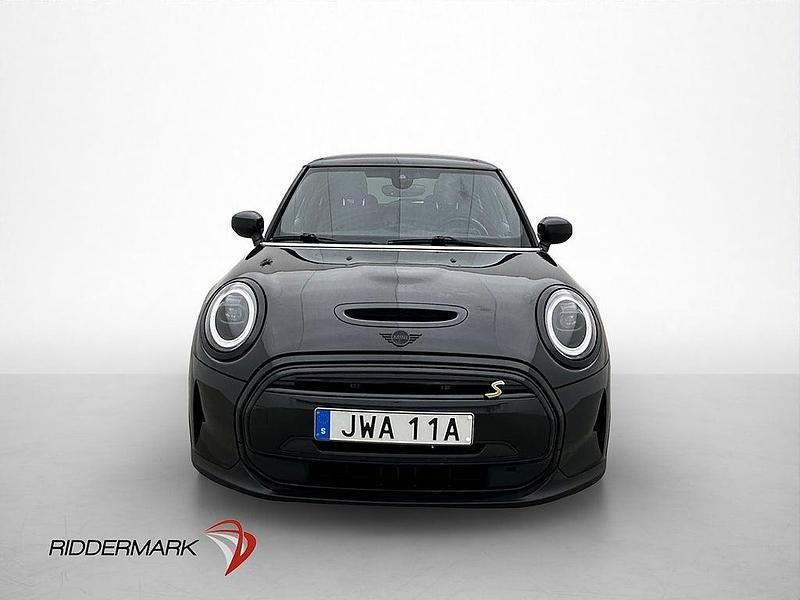 Begagnad Mini Cooper SE 135 kW (184 HK) 2023 Svart Halvkombi