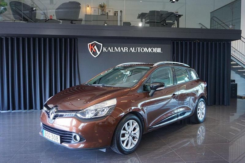 Mörkbrun Begagnad 2014 Renault Clio GrandTour Kombi | 74 900 kr (Marknadspris) - Bild 1/4