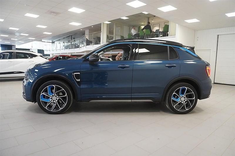 Begagnad Lynk & Co 01 261 HK (191 kW) 2021 Blå SUV