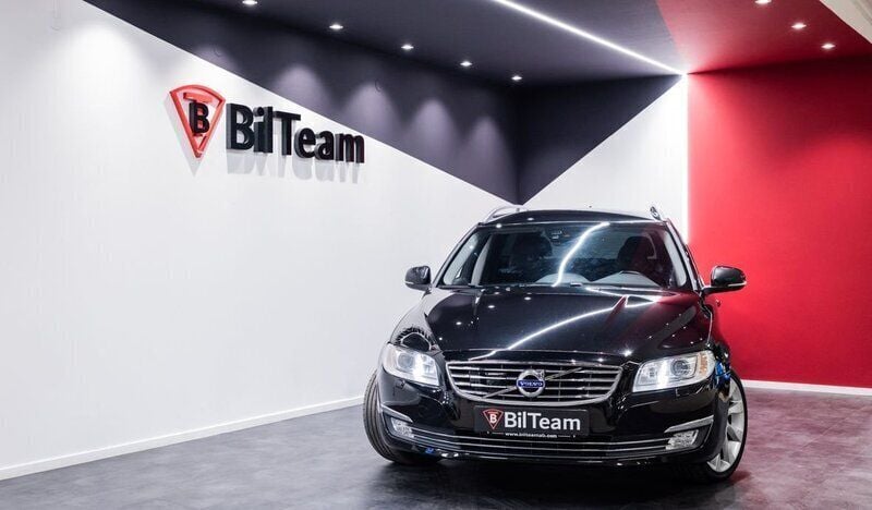 Svart Begagnad 2016 Volvo V70 Standard Kombi | 169 900 kr (Lite dyr) - Bild 1/4