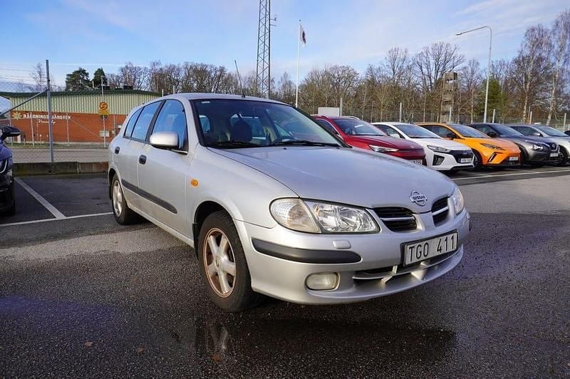 Silver Begagnad 2002 Nissan Almera Sedan | 5 000 kr (Superpris) - Bild 1/4