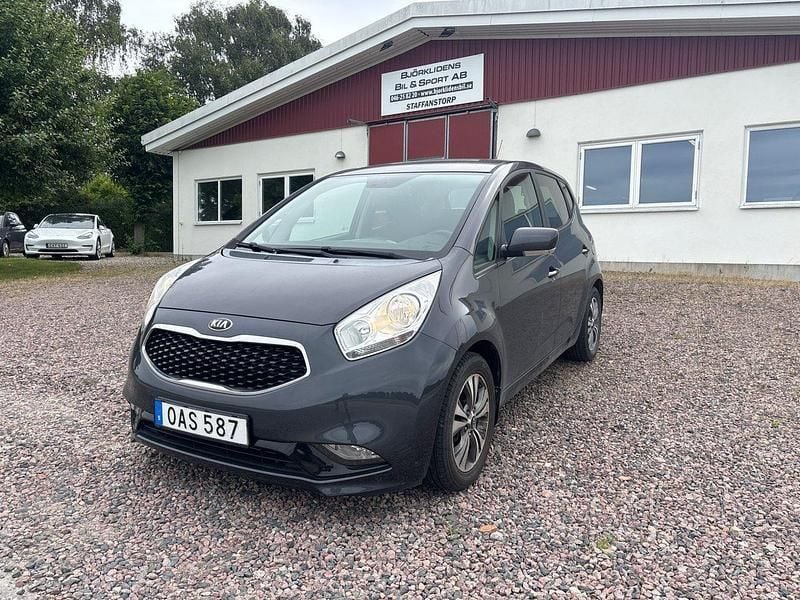 Grå Begagnad 2017 Kia Venga Comfort Halvkombi | 129 000 kr (Marknadspris) - Bild 1/4