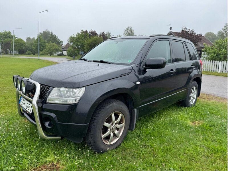 Svart Begagnad 2007 Suzuki Grand Vitara SUV | 27 000 kr (Superpris) - Bild 1/4