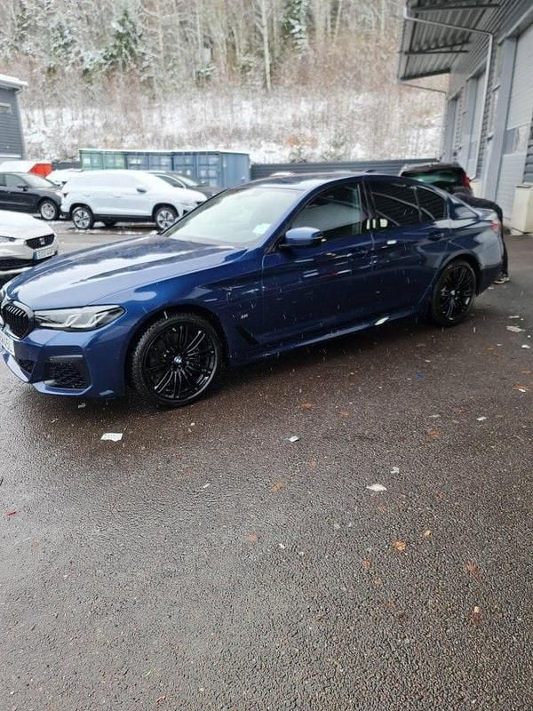 Begagnad 2021 BMW 530 Sedan | 400 000 kr - Bild 1/4