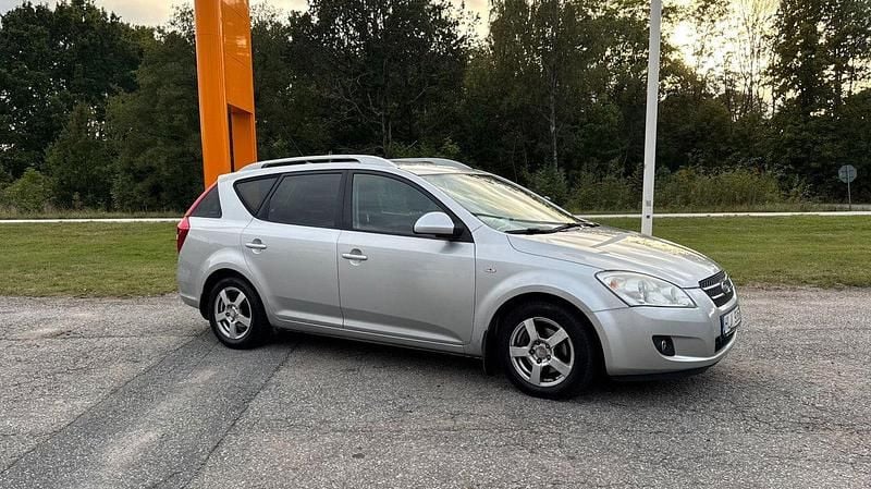 Silver Begagnad 2008 Kia Ceed Sportswagon 4 Kombi | 39 800 kr (Dyr) - Bild 1/4