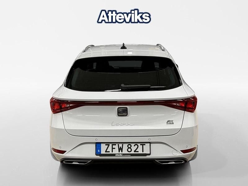 Begagnad Seat Leon FR 150 HK (110 kW) 2021 Vit Kombi