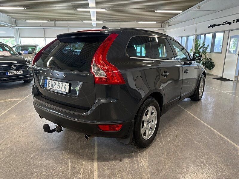 Begagnad Volvo XC60 Momentum 164 HK (120 kW) 2011 Grå SUV