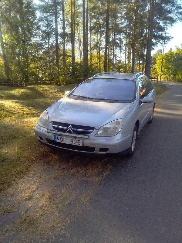 Silver Begagnad 2004 Citroën C5 Kombi | 16 500 kr (Marknadspris) - Bild 1/3