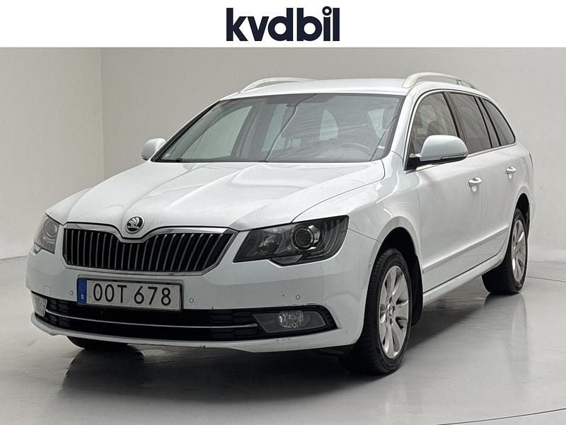 Begagnad Skoda Superb 170 HK (125 kW) 2015 Vit Kombi