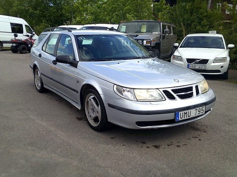 Ljusgrå (grå) Begagnad 2004 Saab 9-5 Vector Kombi | 16 500 kr (Marknadspris) - Bild 1/1