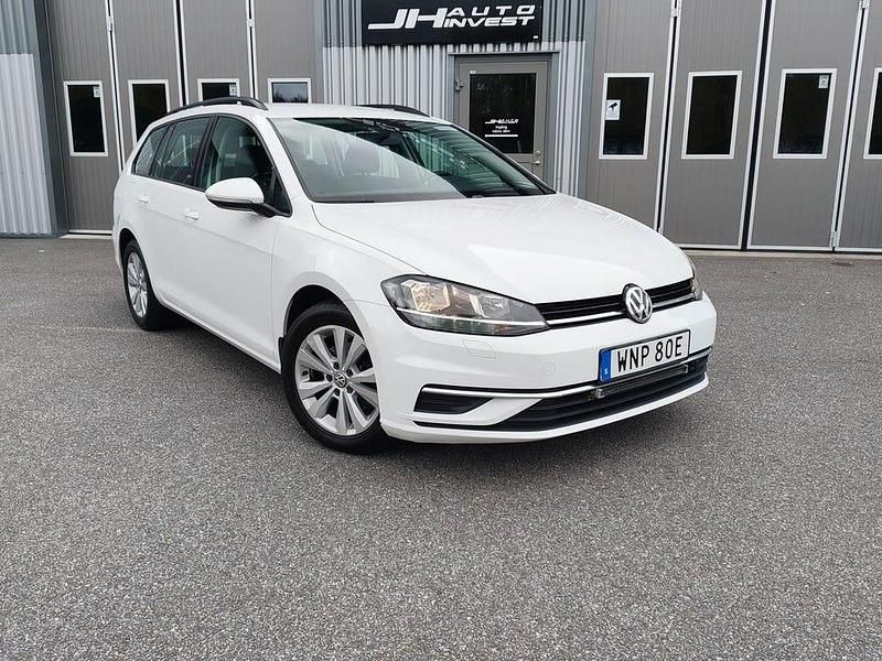 Begagnad VW Golf VII 116 HK (85 kW) 2019 Vit Kombi