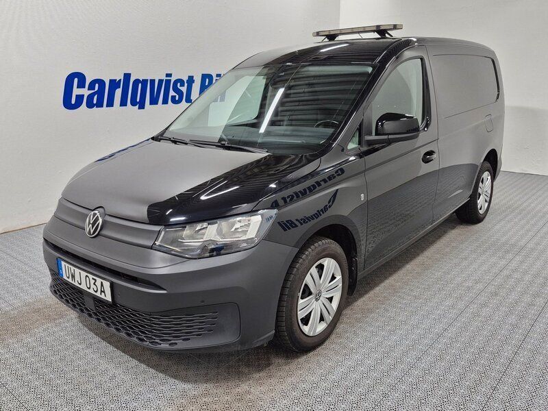 Svart (svart metallic) Begagnad 2024 VW Caddy Maxi Minibuss | 398 000 kr (Dyr) - Bild 1/4