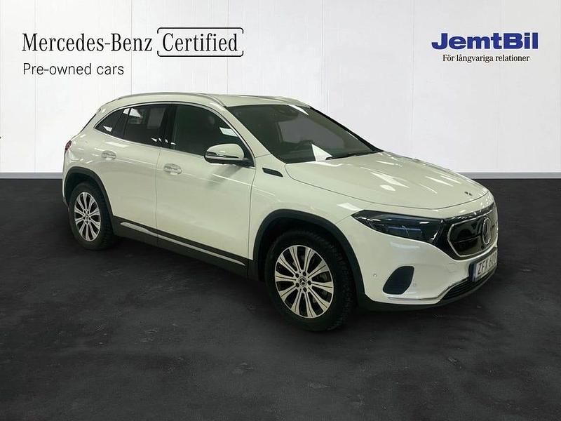 Begagnad Mercedes EQA300 Edition 169 kW (231 HK) 2022 Vit SUV