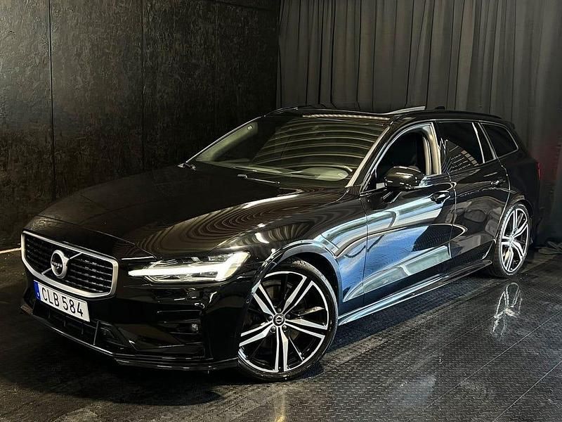 Svart Begagnad 2018 Volvo V60 R-Design Kombi | 339 500 kr (Dyr) - Bild 1/4