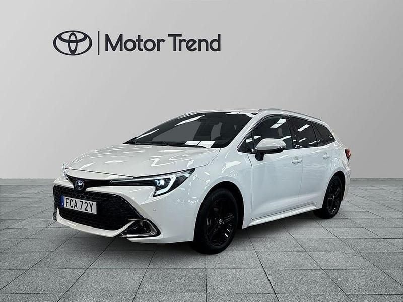 Begagnad Toyota Corolla Style 141 HK (103 kW) 2025 Vit Kombi