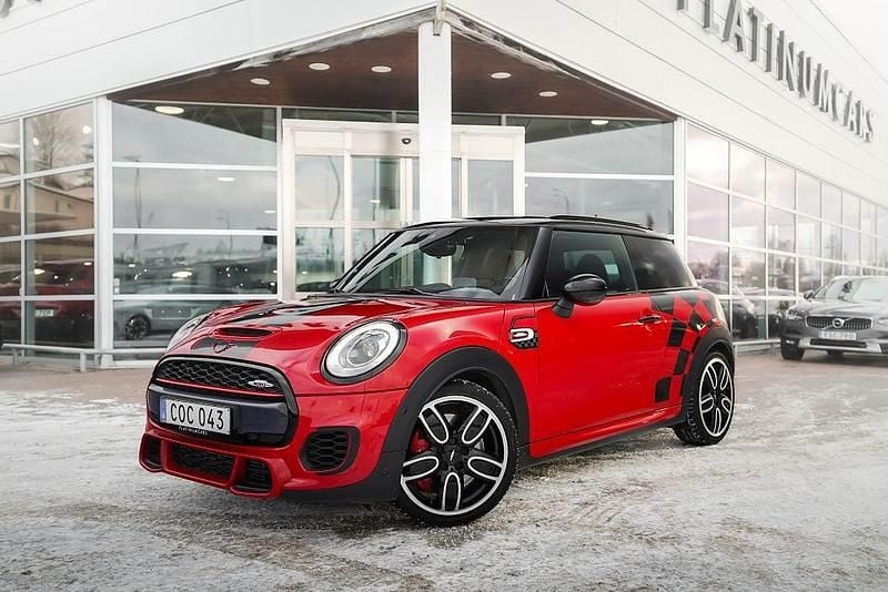 Röd Begagnad 2017 Mini John Cooper Works Halvkombi | 199 000 kr (Bra pris) - Bild 1/4