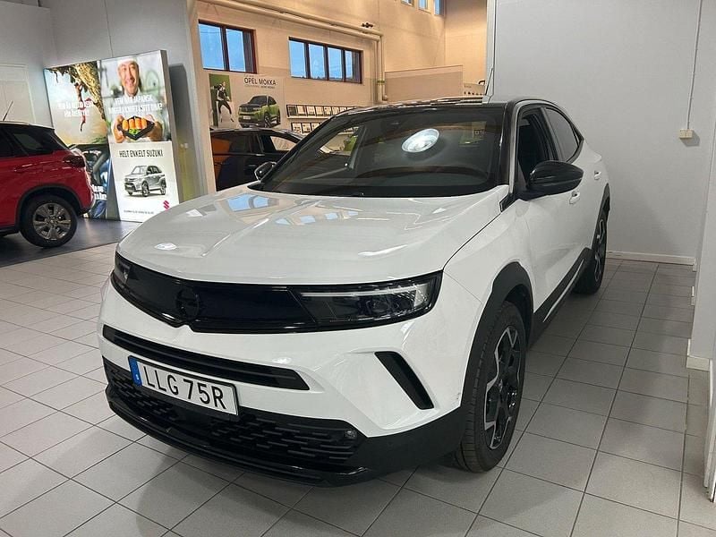 Vit Begagnad 2024 Opel Mokka Ultimate SUV | 238 500 kr (Bra pris) - Bild 1/2