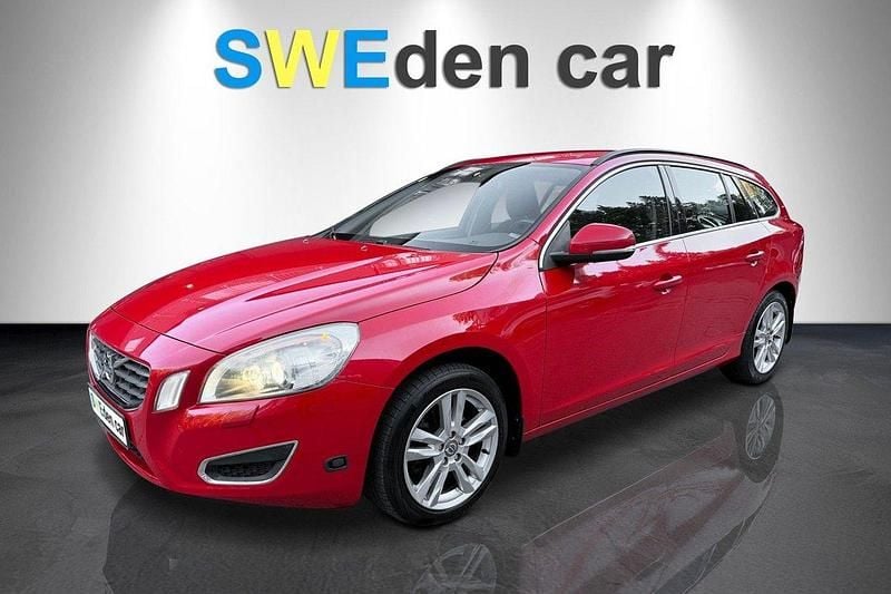 Röd Begagnad 2011 Volvo V60 Momentum Kombi | 89 900 kr (Marknadspris) - Bild 1/4