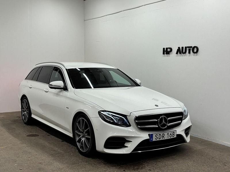 Vit Begagnad 2020 Mercedes E220 AMG Kombi | 259 900 kr (Superpris) - Bild 1/4