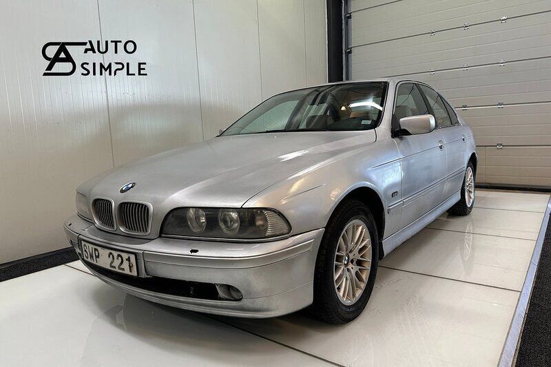 Ljusgrå Begagnad 2001 BMW 525 Sedan | 24 900 kr (Bra pris) - Bild 1/3
