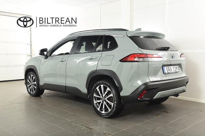 Begagnad Toyota Corolla Cross Style 197 HK (144 kW) 2022 Grön SUV