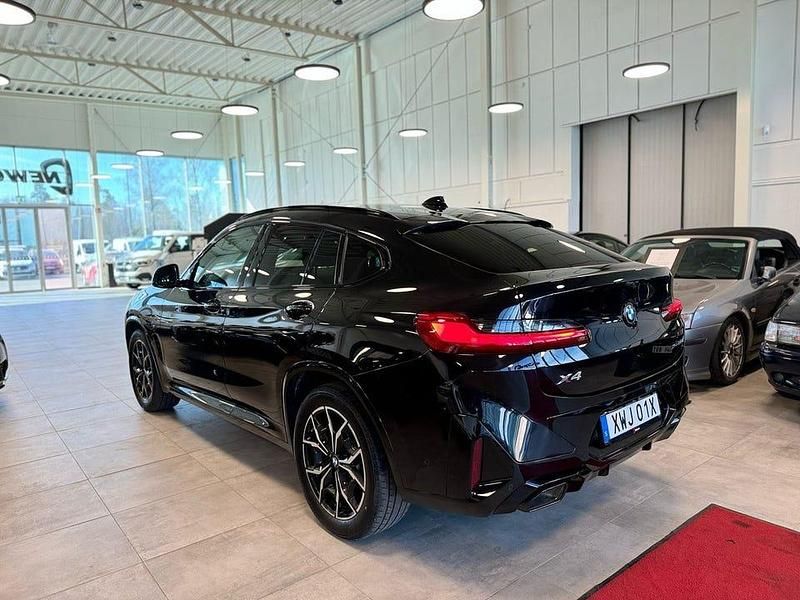 Begagnad BMW X4 M Sport 191 HK (140 kW) 2023 Svart SUV