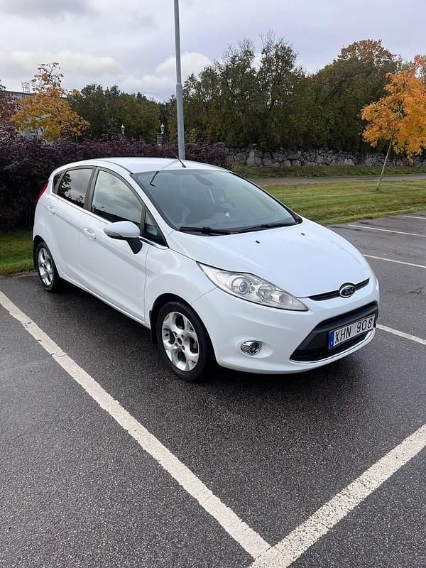 Begagnad 2009 Ford Fiesta | 39 900 kr (Marknadspris) - Bild 1/4