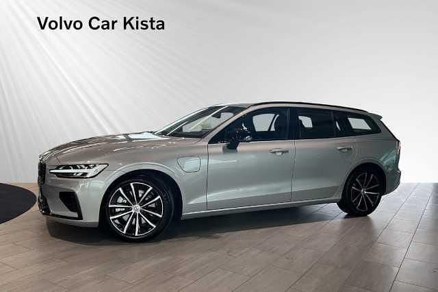 Begagnad Volvo V60 Plus 355 HK (261 kW) 2024 Silver Kombi