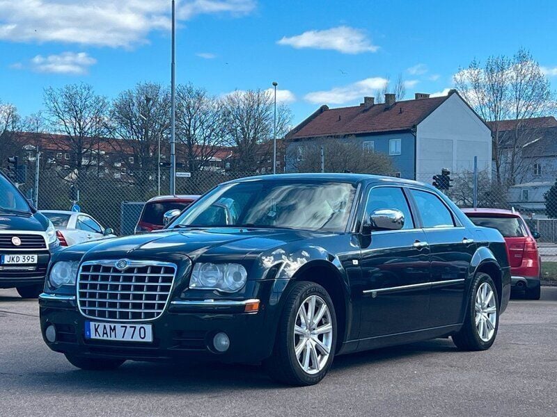 Svart Begagnad 2009 Chrysler 300C Sedan | 64 900 kr (Bra pris) - Bild 1/4