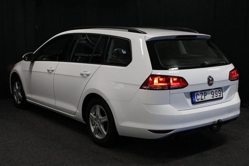 Begagnad VW Golf VII 105 HK (77 kW) 2013 Vit Kombi