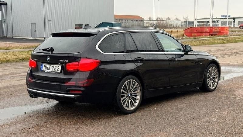 Begagnad BMW 320 Luxury Line 190 HK (139 kW) 2016 Svart Kombi