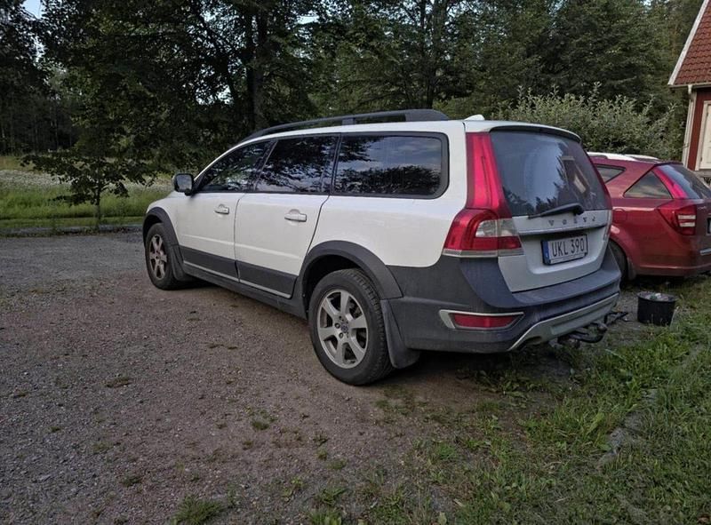 Vit Begagnad 2015 Volvo XC70 Kinetic SUV | 85 000 kr (Bra pris) - Bild 1/4