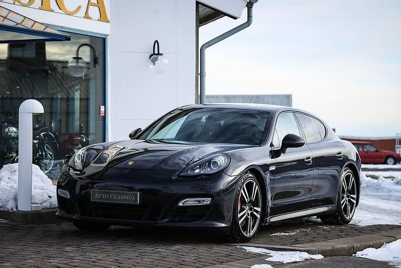 Begagnad Porsche Panamera 430 HK (316 kW) 2012 Svart Halvkombi