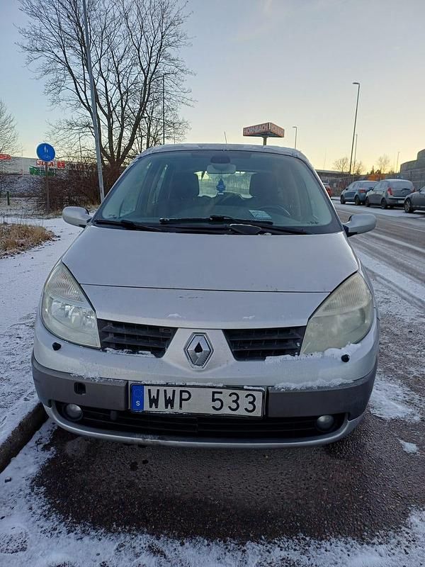Begagnad Renault Scénic II 113 HK (83 kW) 2005 Minibuss