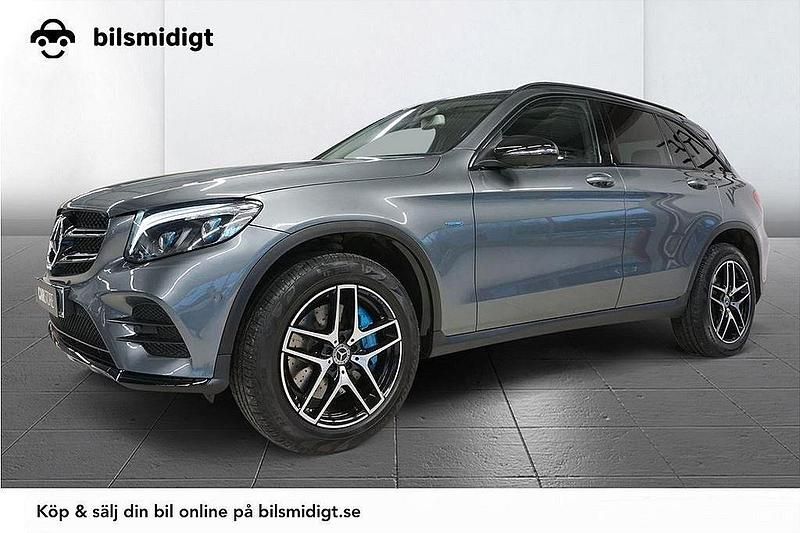 Grå Begagnad 2017 Mercedes GLC350 AMG SUV | 298 900 kr - Bild 1/3