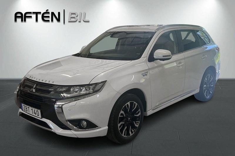 Vit Begagnad 2017 Mitsubishi Outlander P-HEV SUV | 204 900 kr (Marknadspris) - Bild 1/3