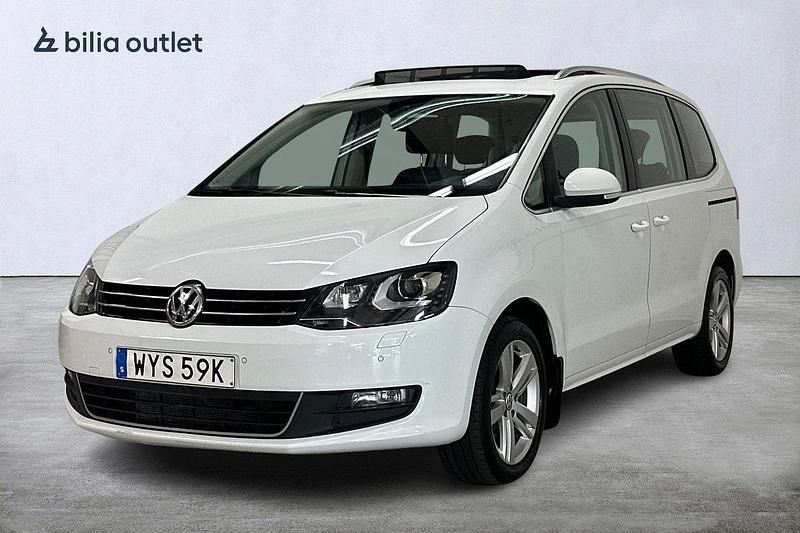 Vit Begagnad 2019 VW Sharan Minibuss | 249 900 kr (Marknadspris) - Bild 1/4