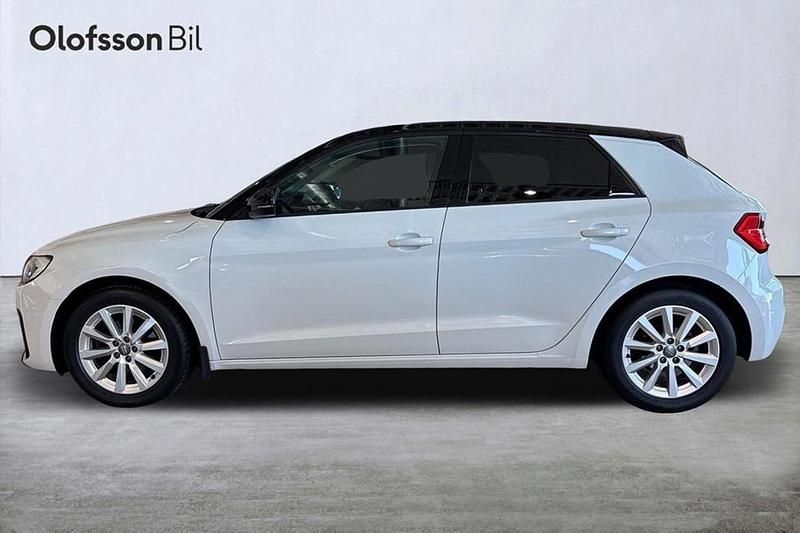 Vit Begagnad 2018 Audi A1 Sportback Proline Halvkombi | 194 900 kr (Marknadspris) - Bild 1/3