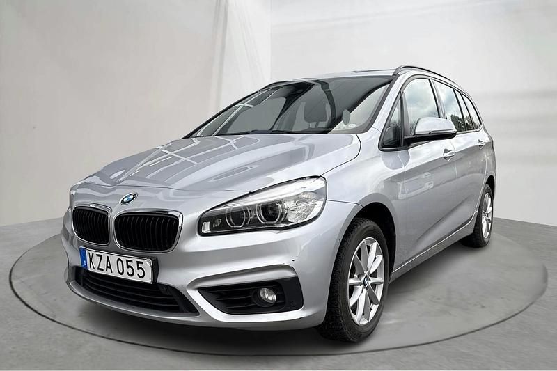 Silver Begagnad 2016 BMW 218 Gran Tourer Advantage Minibuss | 139 000 kr (Marknadspris) - Bild 1/4
