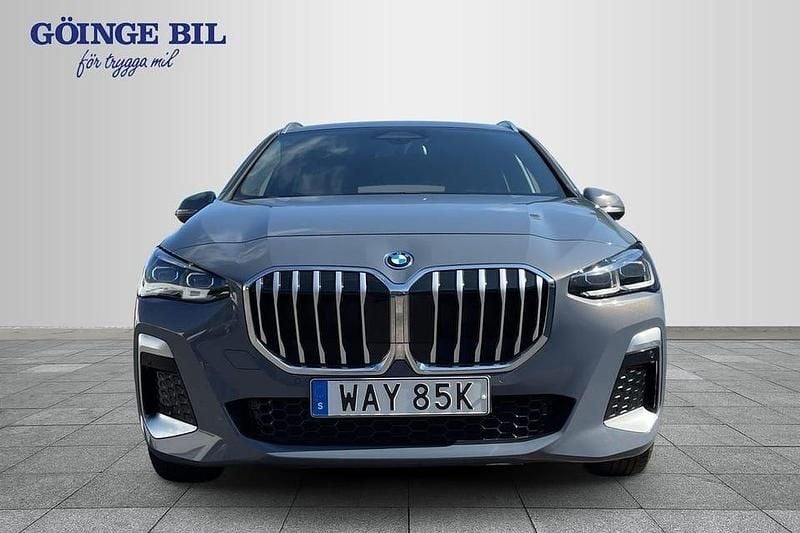 Begagnad BMW 225 Active Tourer M Sport 248 HK (182 kW) 2024 Grå Minibuss