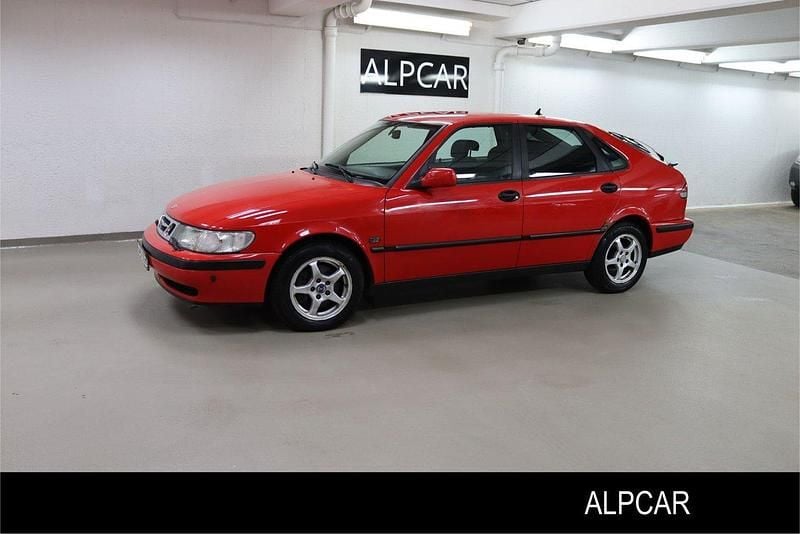 Röd Begagnad 2001 Saab 9-3 Halvkombi | 29 900 kr (Lite dyr) - Bild 1/4