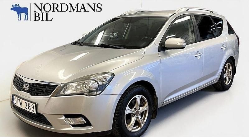 Begagnad Kia Ceed Sportswagon 128 HK (94 kW) 2011 Silver Kombi