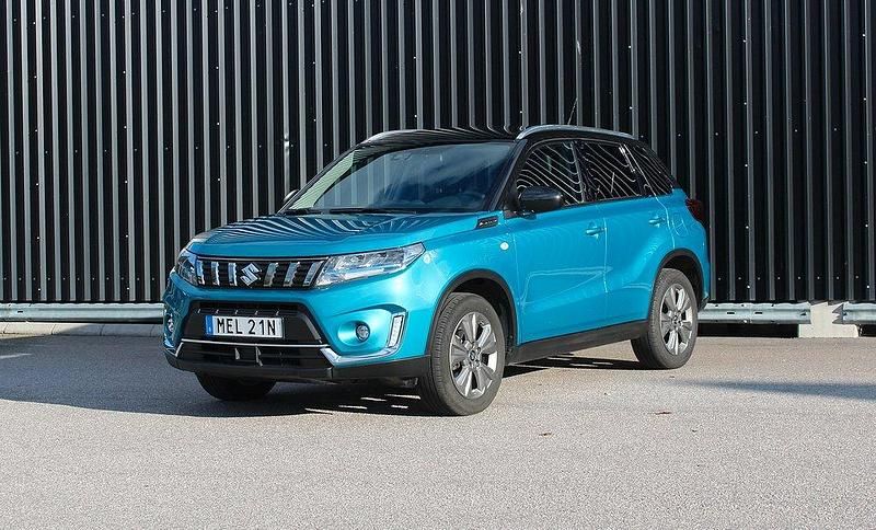 Blå Begagnad 2023 Suzuki Vitara SUV | 299 500 kr (Lite dyr) - Bild 1/4