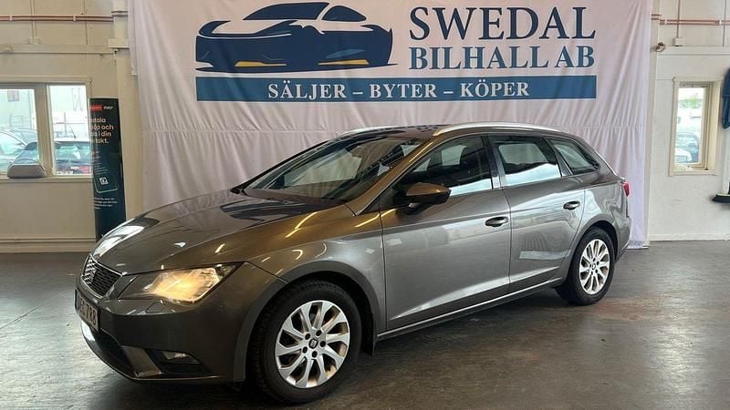 Mörkgrå (grå) Begagnad 2014 Seat Leon ST Style Kombi | 84 900 kr (Marknadspris) - Bild 1/4