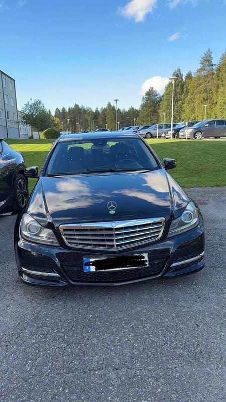 Svart Begagnad 2012 Mercedes C220 Sedan | 95 000 kr (Bra pris) - Bild 1/4