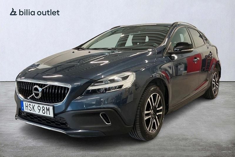 Mörkblå Begagnad 2019 Volvo V40 CC Momentum Kombi | 219 000 kr (Marknadspris) - Bild 1/4